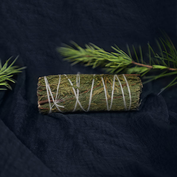 Cedar Smudge for Tarot Cleansing – Natural Energy Reset
