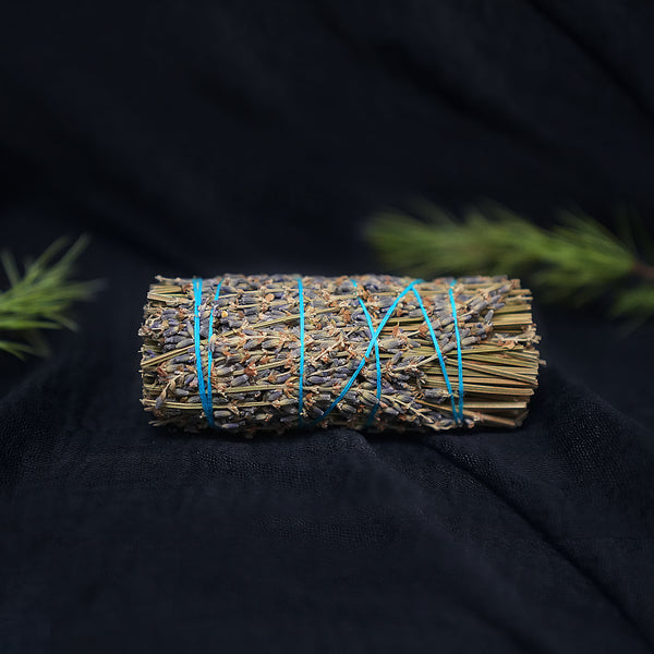 Lavender for Tarot Cleansing – Reset the Energy & Refresh Your Tarot.