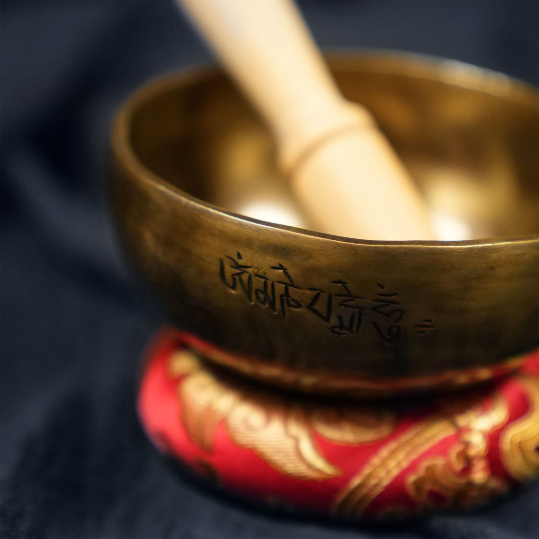Singing Bowl-Clear the Space & Cleanse the Cards.